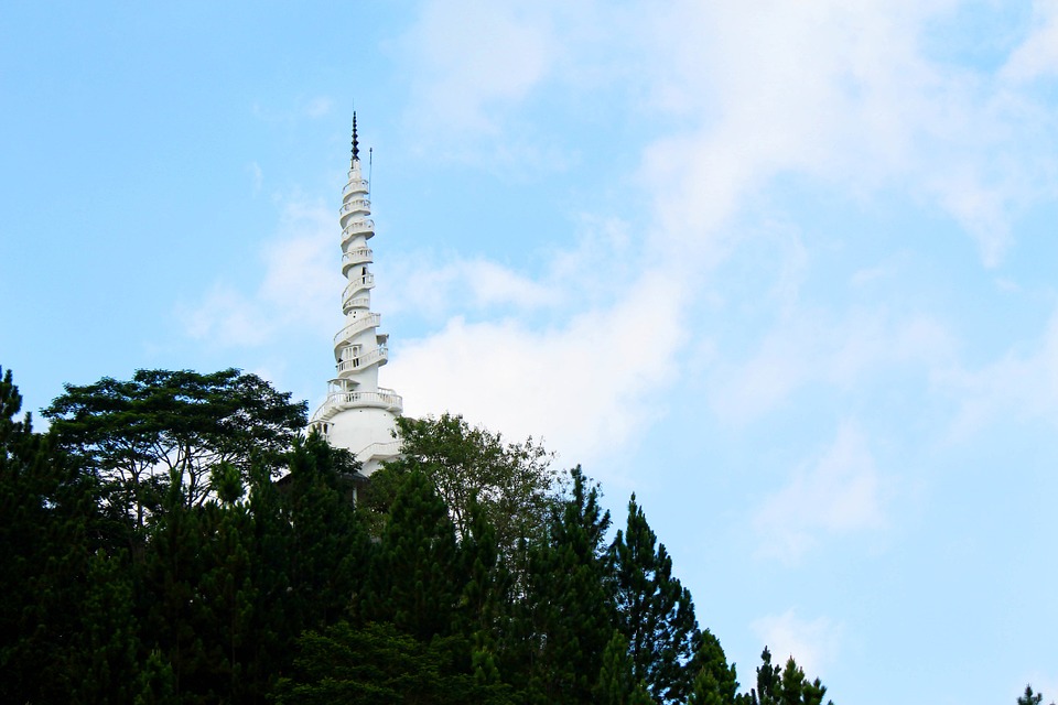 Ambuluwawa Tower jako dominanta Srí Lanky