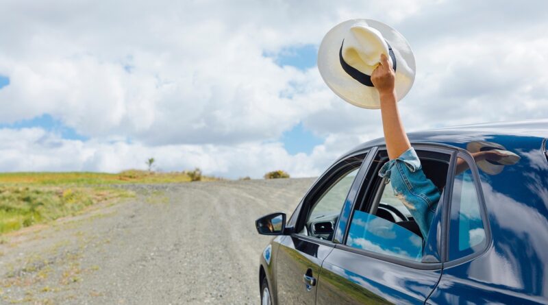 Auto na silnici – cestování autem na dovolenou